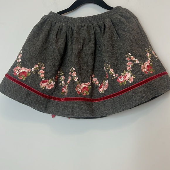 Janie and Jack Kids Gray Skirt with Pink Maroon Floral Embroidery Girls 4T‎ - Picture 3 of 5